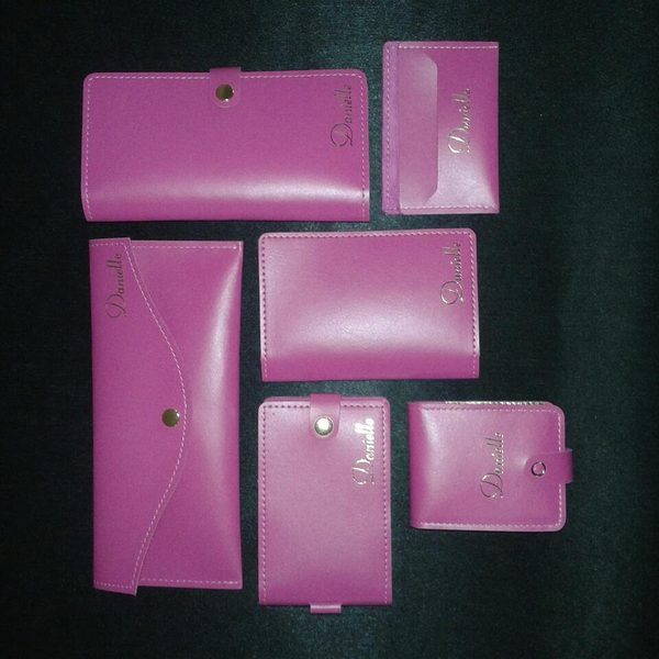 Kit de carteiras em couro rosa com nome gravado